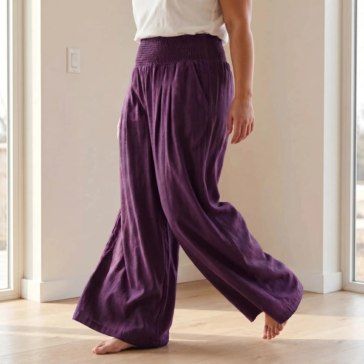 Women's relaxed wide-leg summer pants in a solid color, perfect for comfortable casual wear.
