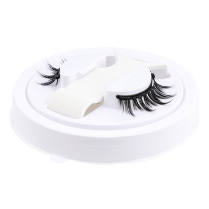 Effortless reusable magnetic eyelashes; a no-glue lash kit for long-lasting, beautiful eye makeup.