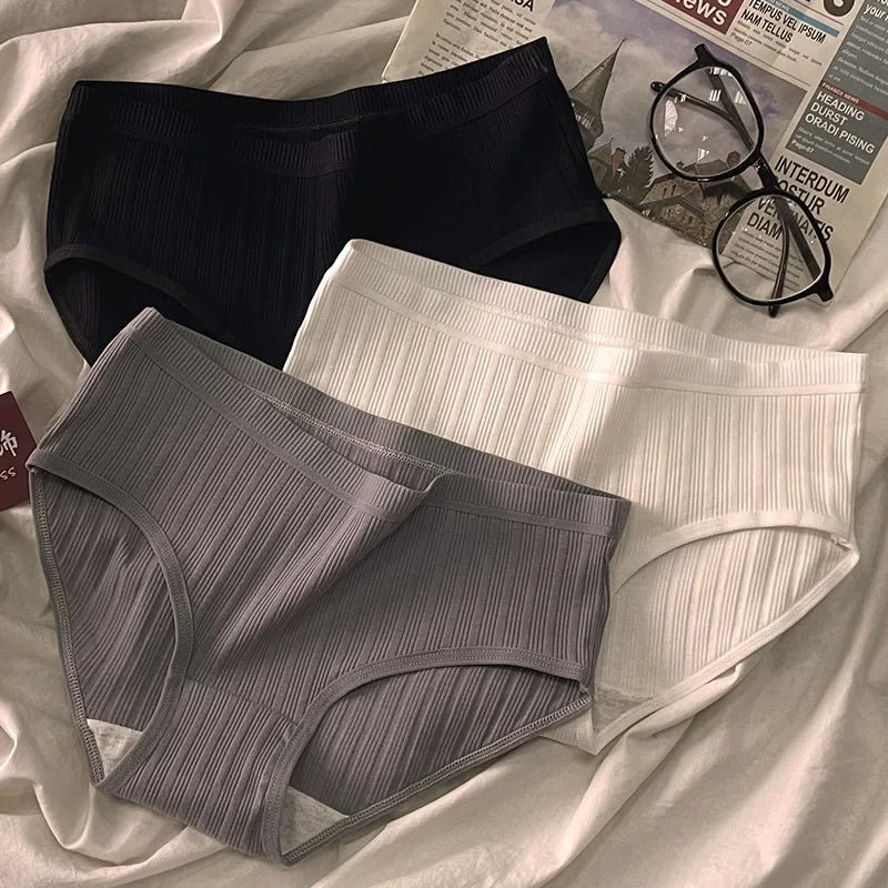 Women's ribbed cotton high-rise briefs 3-pack, perfect for everyday comfort. Soft & breathable panties.