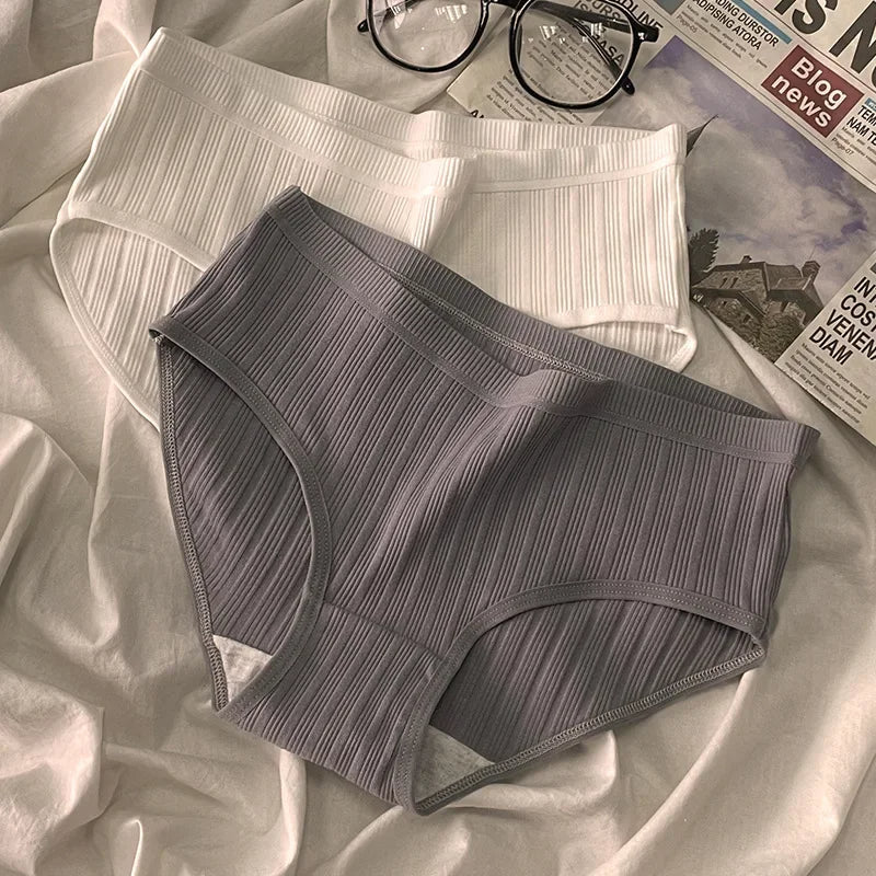 Everyday high-rise ribbed briefs, comfortable 3-pack of women's soft cotton panties.