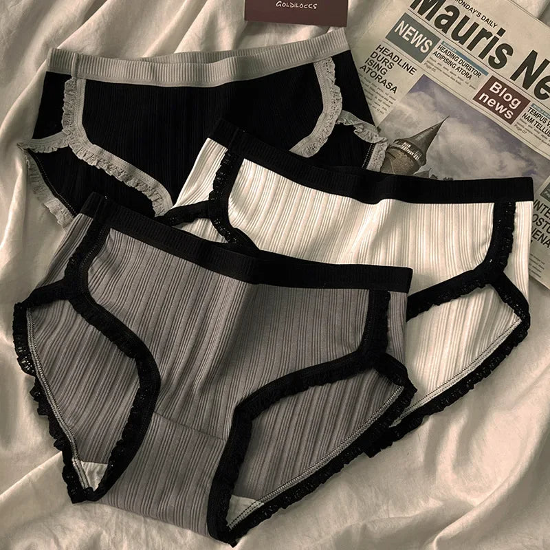 Breathable, no-show high-rise ribbed cotton briefs for women, comfortable 3-pack panties.