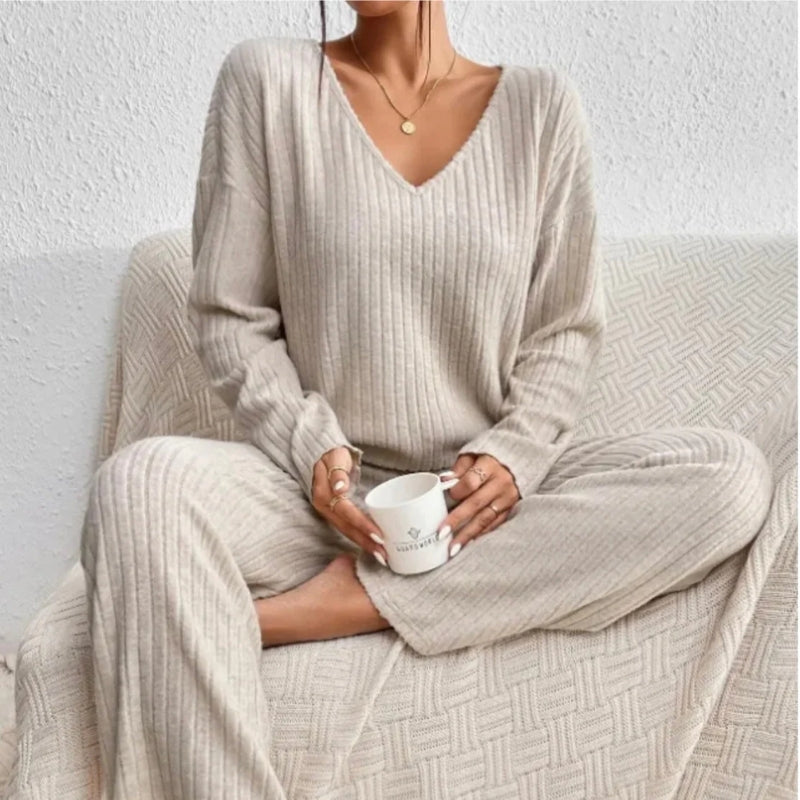 Stylish women's ribbed knit V-neck two-piece set, a comfortable and chic loungewear matching set.