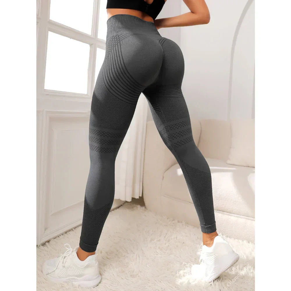 Seamless high-waist women's leggings, designed for booty lift. Premium activewear for fitness.