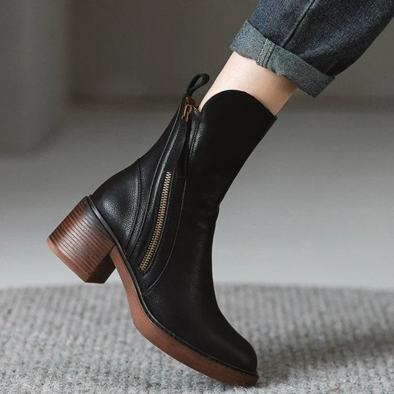 Stylish women's Selene comfort ankle boots, designed with a stable heel for all-day wear and elegant appeal.