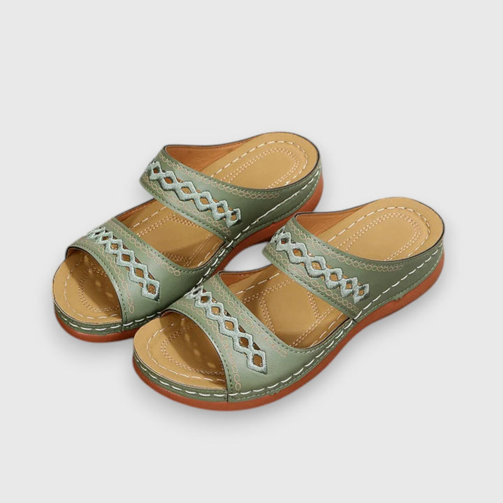 Women's Sierra wide fit comfort sandals, perfect for everyday wear. Lightweight summer casual footwear.