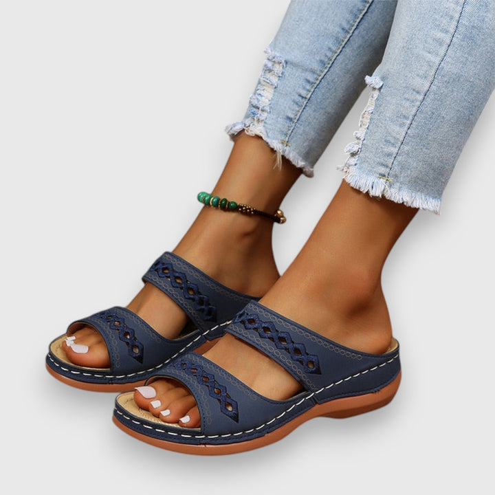 Women's Sierra wide fit comfort sandals. Lightweight, everyday casual footwear, open-toe for summer ease.