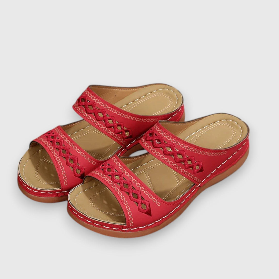 Everyday women's Sierra comfort sandals, wide fit. Lightweight, open-toe design for summer casual wear.