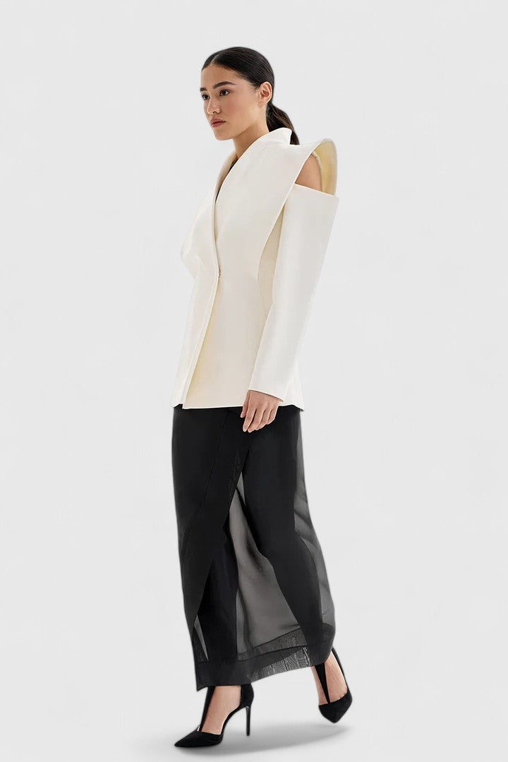 Elegant women's power blazer, structured shoulders, open front, ideal for formal office wear & statement fashion.