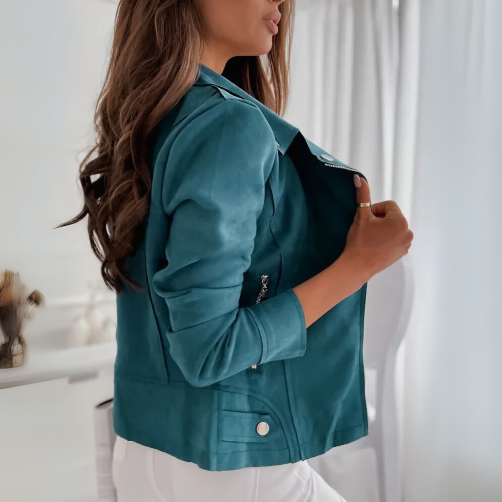 Women's apparel: Sleek tailored blazer. Chic outerwear for versatile & sophisticated fashion.