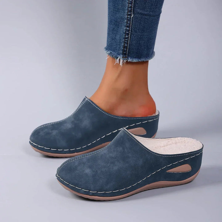 Ladies' easy-wear slip-on clogs. Versatile comfort footwear for indoor & outdoor use, perfect for casual everyday wear.