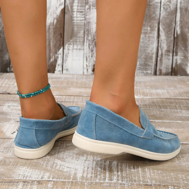 Cushioned women's slip-on flats, durable rubber sole, perfect comfortable everyday office shoes.