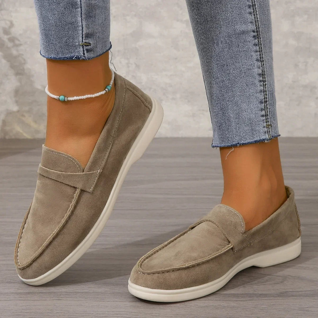 Everyday women's slip-on shoes, comfortable & chic, suitable for both office and casual wear.