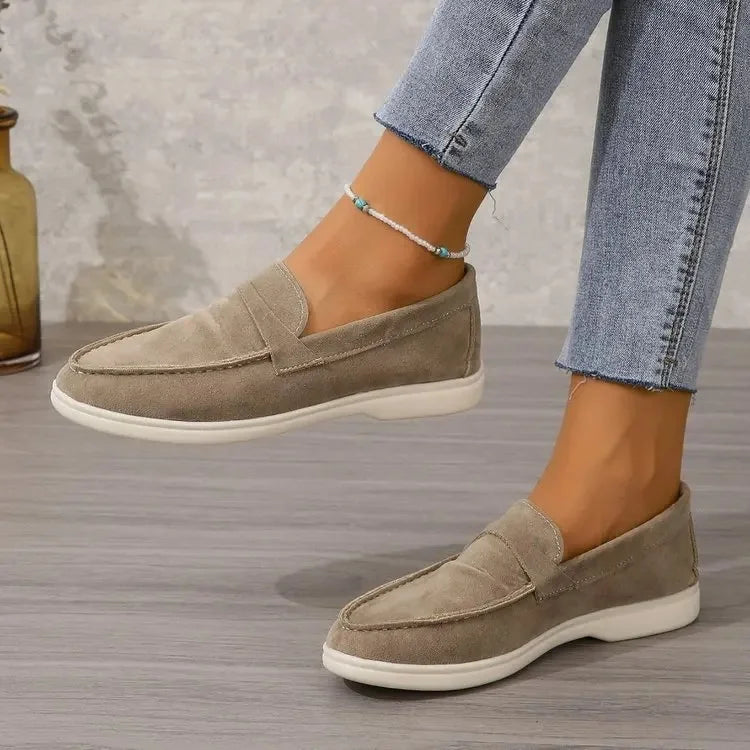 Versatile women's loafers, designed for cushioned comfort, great for office wear & casual fashion.