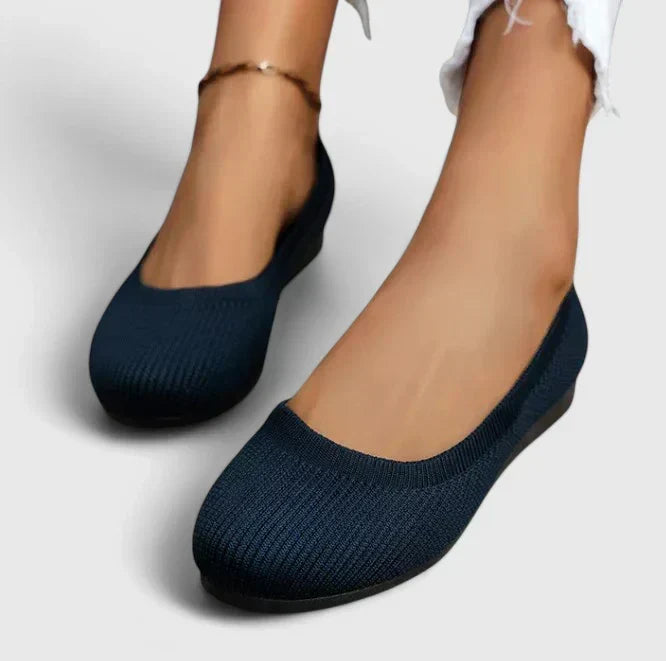 Comfortable women's slip-on shoes with strong arch support, ideal for daily walking & posture correction.