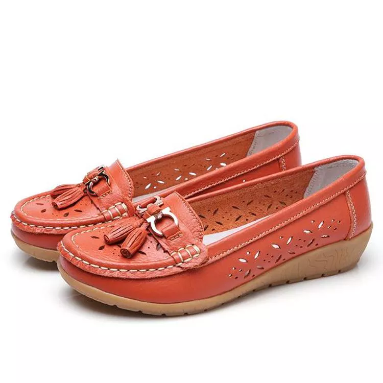 Soft, breathable women's moccasin sandals, designed for maximum comfort and easy slip-on convenience.