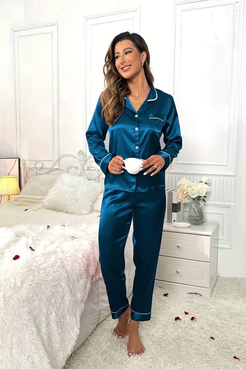 Cozy women's soft sleepwear set with pockets, perfect for relaxed nights and home comfort.