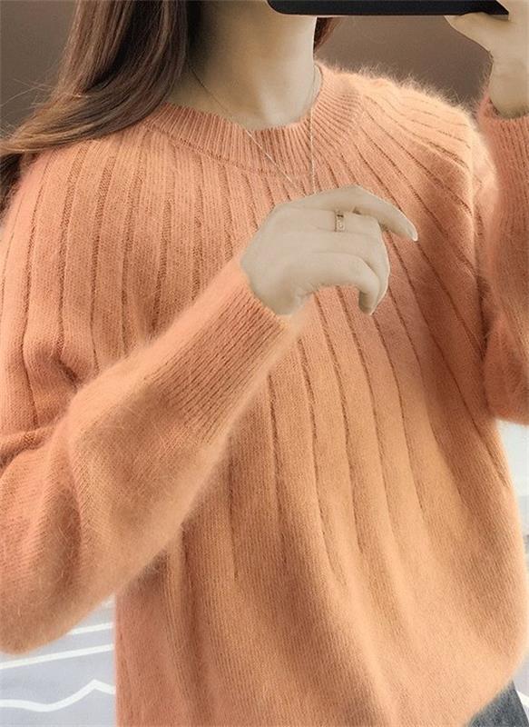 Women's stylish & soft textured knit sweater. Cozy long-sleeve pullover, perfect knitwear for fall/winter.