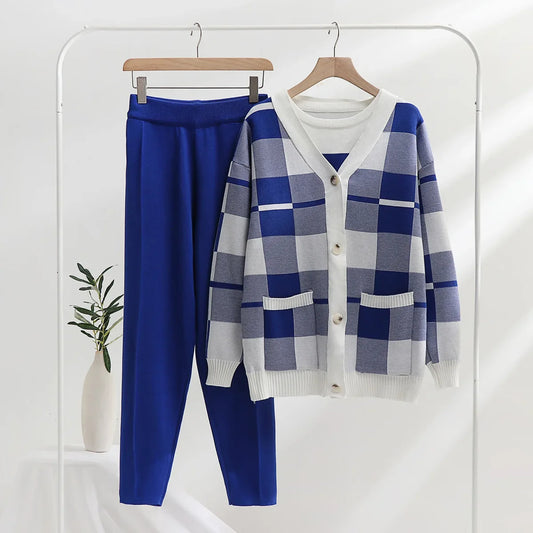 Women's soft-knit 3-piece loungewear set in a relaxed fit for cozy, everyday comfort & style. Perfect for home or travel.