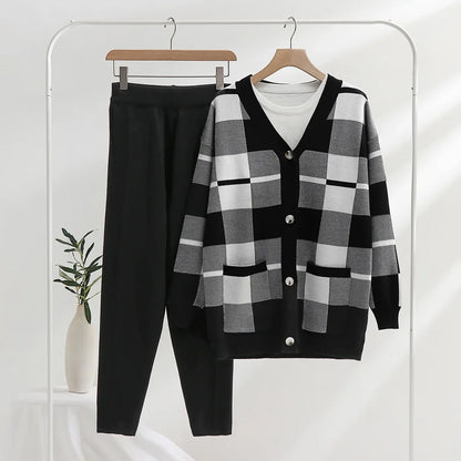 Effortless Women's Sunday Soft-Knit 3-piece set. Cozy, relaxed fit loungewear for ultimate comfort and casual style.