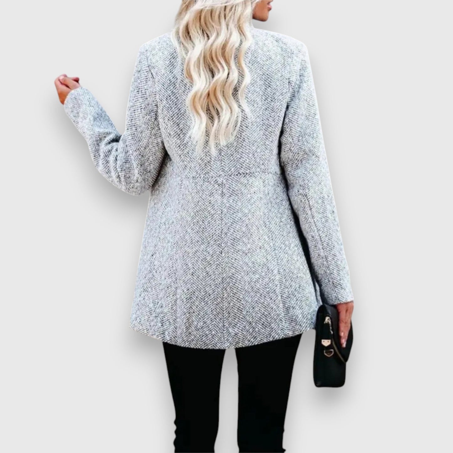 Elegant women's tailored blazer for a polished, professional style; ideal for office wear & business meetings.