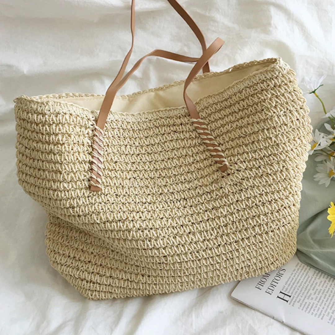 Comfortable and stylish TerraWoven women's handbag. Spacious design with sturdy shoulder strap for easy wear.