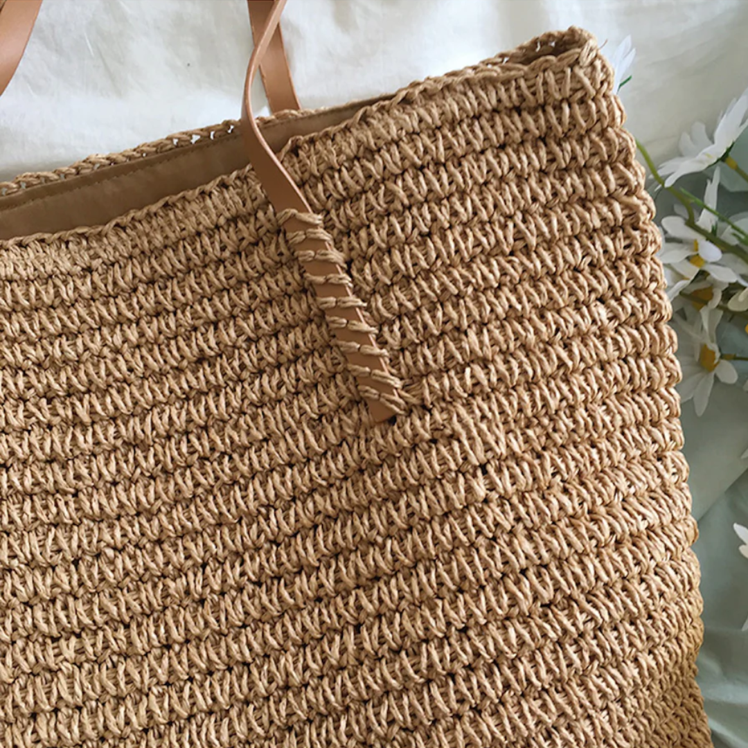 Spacious women's TerraWoven carryall handbag. Perfect everyday bag with sturdy shoulder strap and ample room.