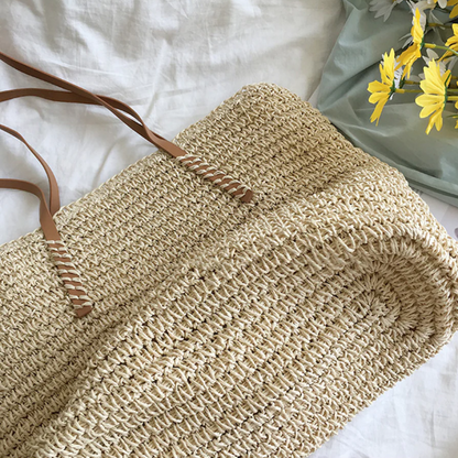 Chic TerraWoven women's shoulder bag, a spacious and durable handbag. Perfect fashion accessory for daily use.