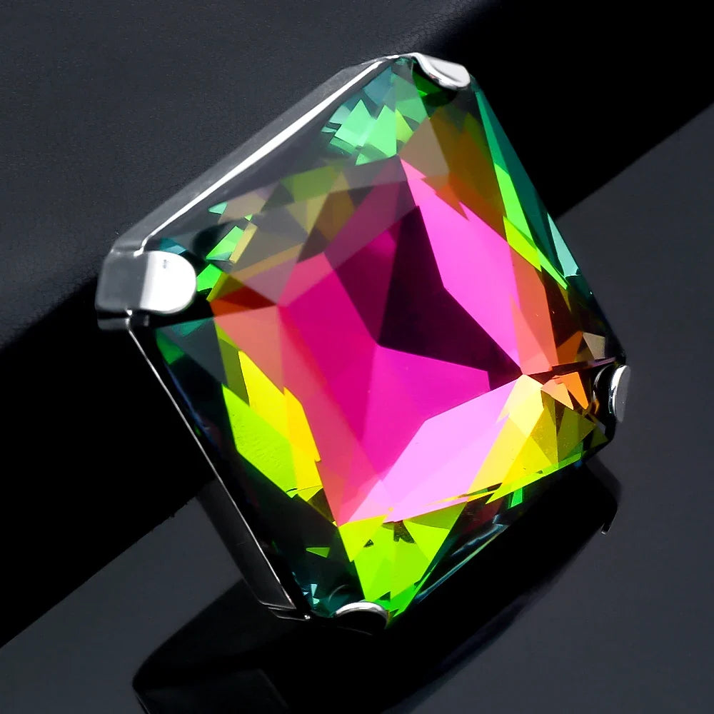 Chic women's rhinestone ring for a brilliant sparkle, an eye-catching piece of glam jewelry.