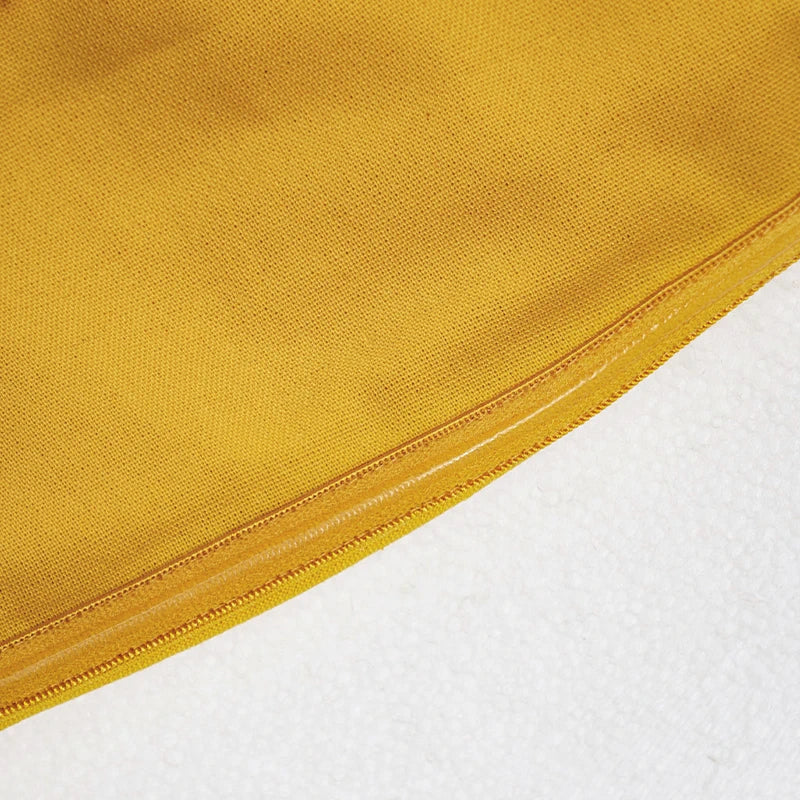 Modern women's cropped strapless tube top, offering a chic and essential style for summer fashion.