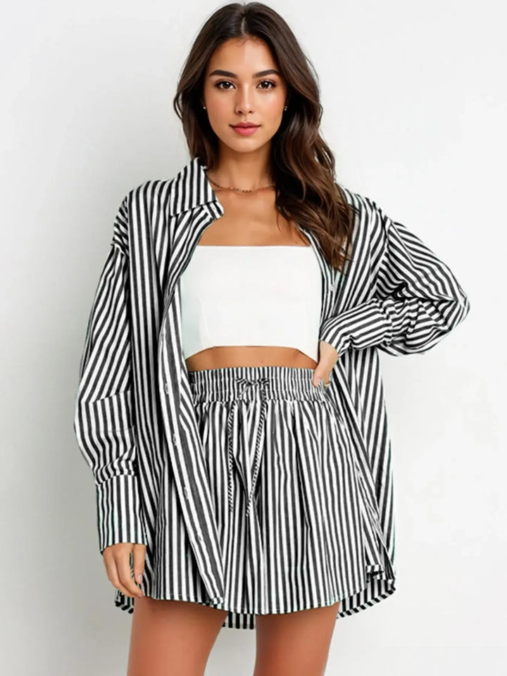 Oversized striped women's two-piece lounge set in breathable cotton poplin, ideal for relaxing summer style.