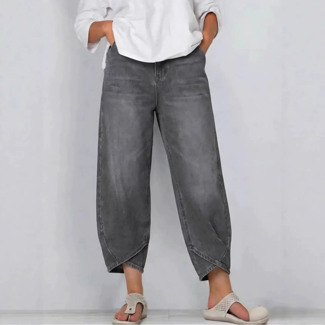 Women's blue denim barrel leg cropped jeans, a mid-rise stylish pant ideal for everyday casual outfits.