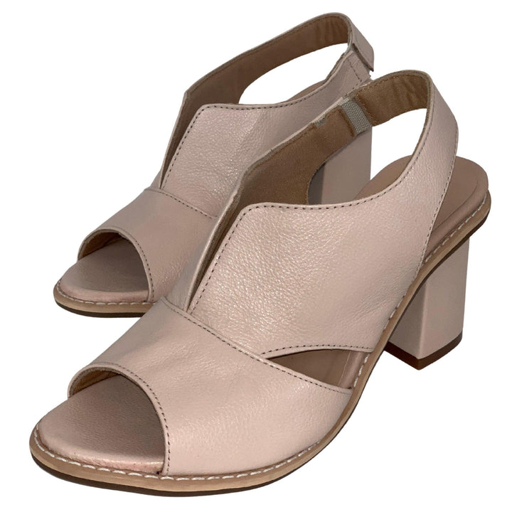 Summer-ready open-toe block heel sandals, perfect for women's all-day versatile wear.