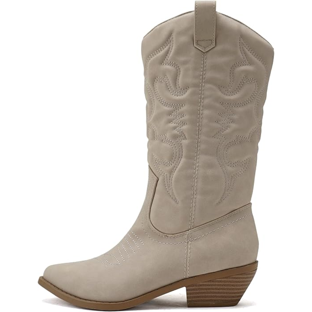 Trendy Gracia women's western boots. Stylish pointed toe cowboy design, perfect for fall fashion.