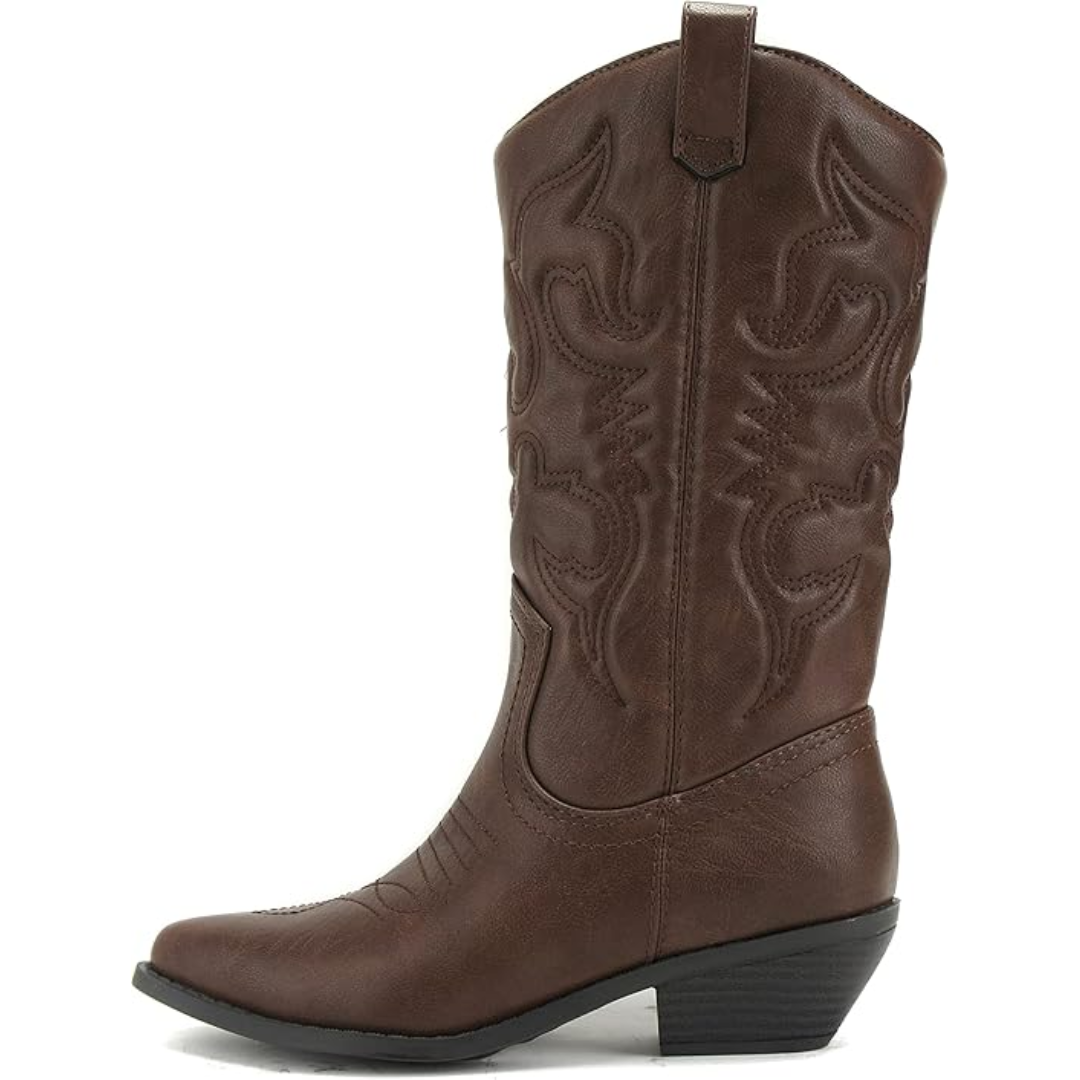 Women's fashionable pointed toe western boots, ideal for fall and winter style. Gracia cowboy.