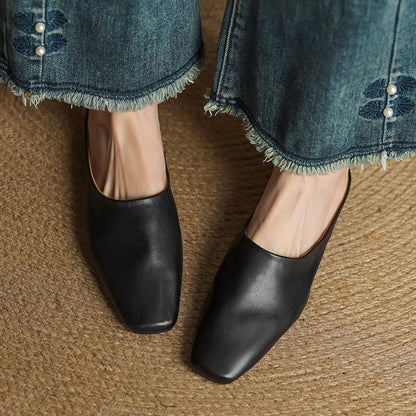 Comfortable brown leather square-toe mules, ideal for everyday wear with a casual chic style.