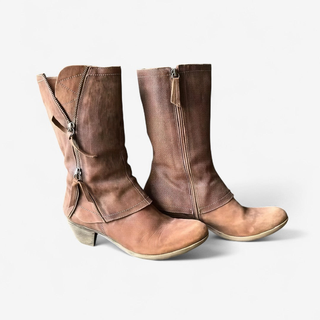 Women's stylish brown fall ankle boots, classic western design, comfortable & versatile for everyday wear.