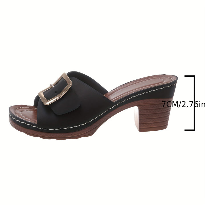 Close-up of women's casual flat sandals, highlighting the stylish straps and open-toe design.