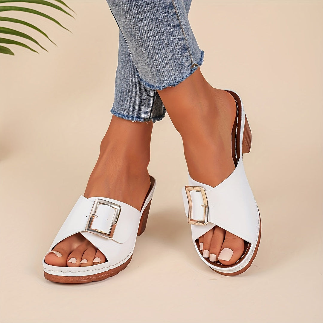 Everyday chic open-toe sandals for women, providing lightweight comfort and versatile style.