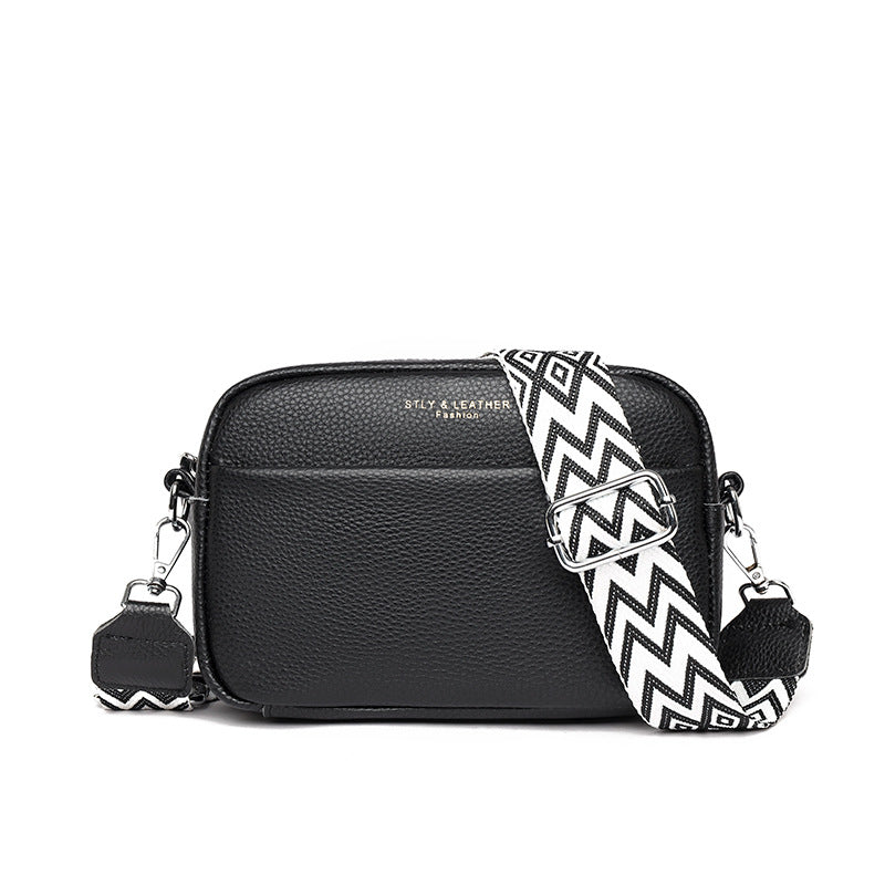 Everyday women's compact bag, a stylish crossbody perfect for essentials.