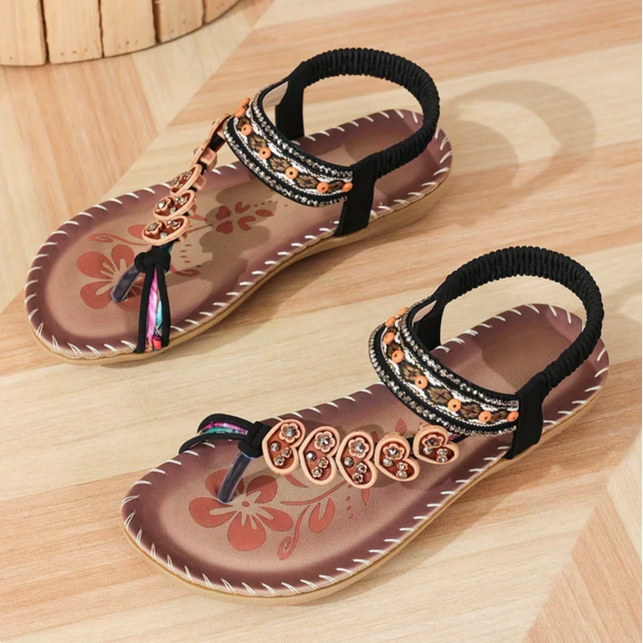 Lightweight summer sandals for women, offering stylish comfort & everyday wear. Chic open-toe design for casual walking.