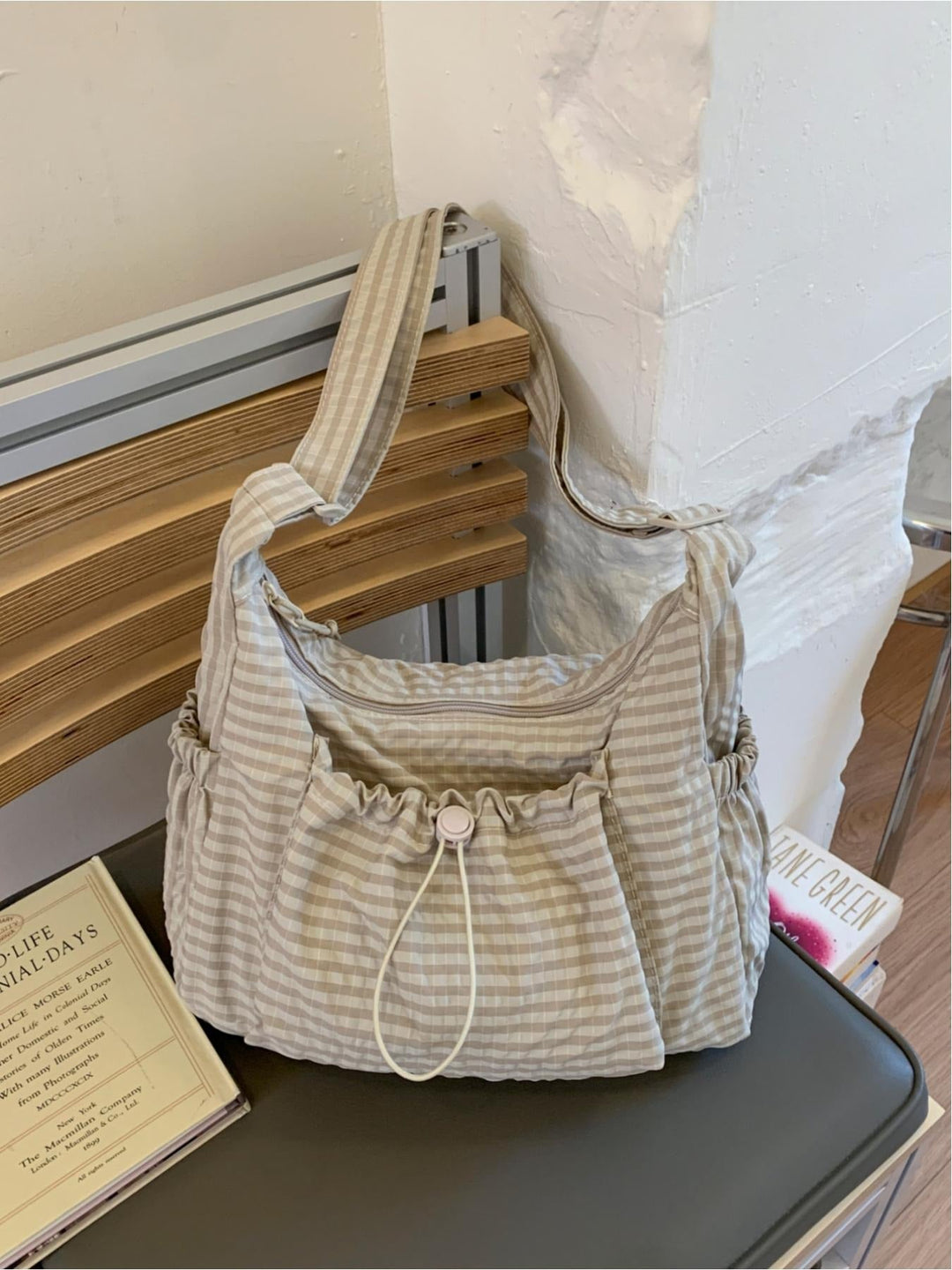 Women's stylish gingham canvas shoulder bag, perfect for everyday casual use with comfortable design.