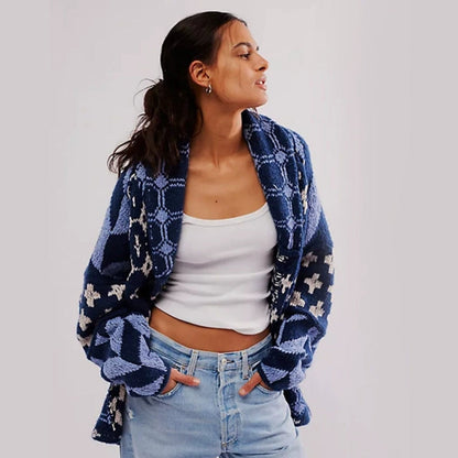 Stylish women's oversized knitted outerwear cardigan, ideal for effortless warmth & winter fashion.