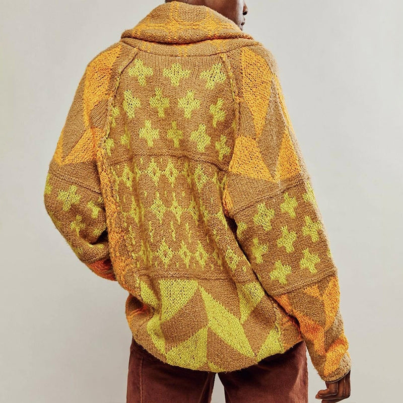 Elegant oversized women's knit cardigan, perfect fall outfit piece with a stylish geometric pattern.