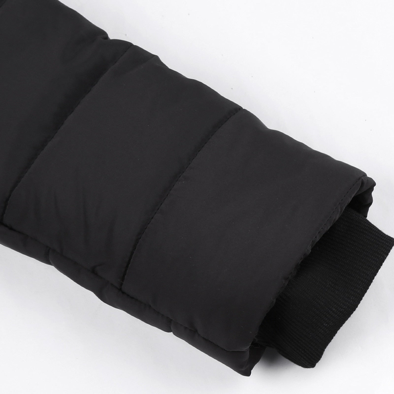 Cozy women's padded winter jacket, perfect for staying warm and chic in cold weather.