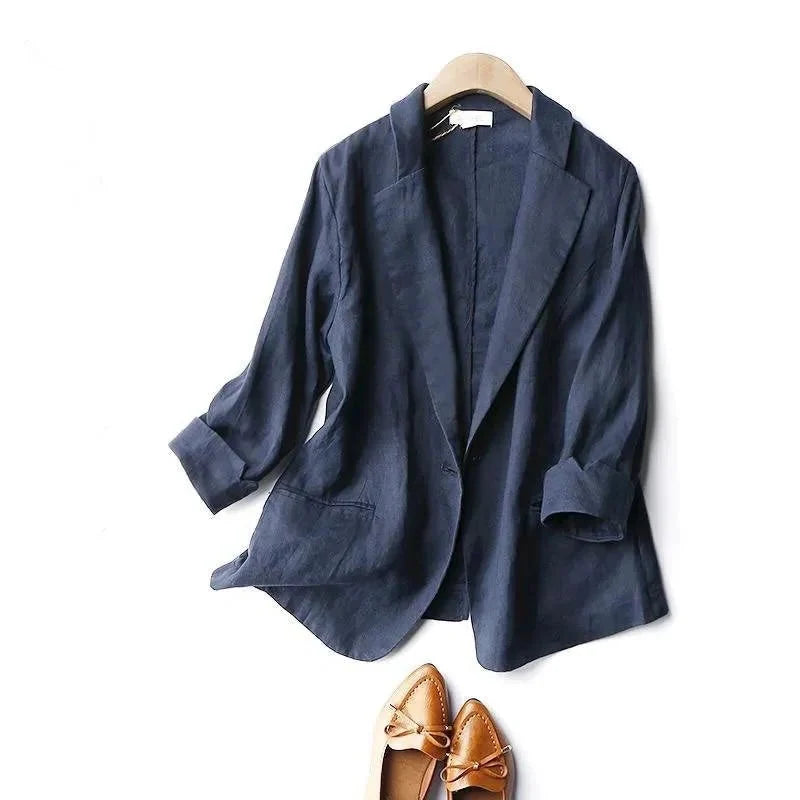 Sophisticated women's relaxed blazer, perfect for professional office wear. Lightweight and stylish for any season.