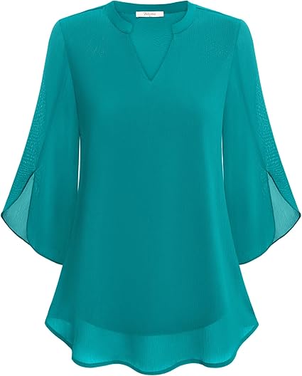 Comfortable women's relaxed fit blouse, a stylish top for everyday fashion.