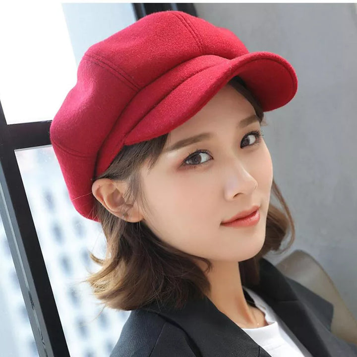 Chic women's retro balloon hat, a stylish and warm cotton winter cap. Perfect vintage fashion.
