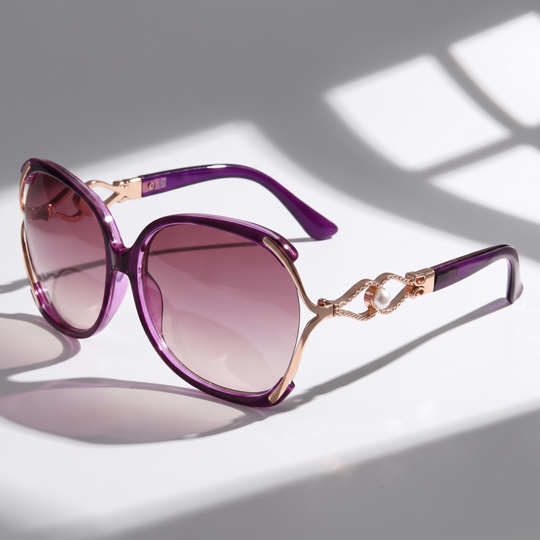 Fashion-forward women's round frame UV400 sunglasses for daily wear and ultimate eye protection.