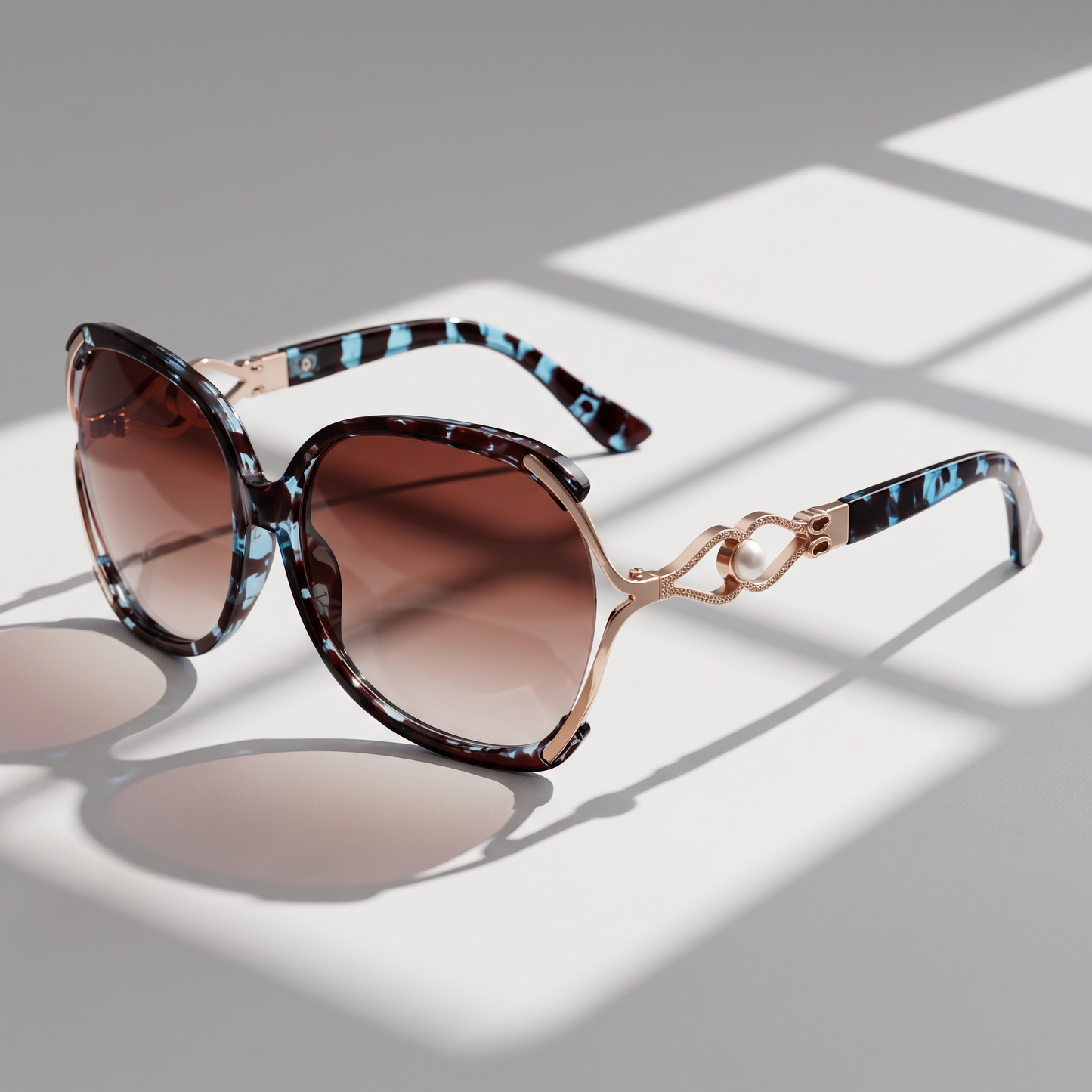 Stylish women's round sunglasses with UV400 protection, enhancing any summer outfit.