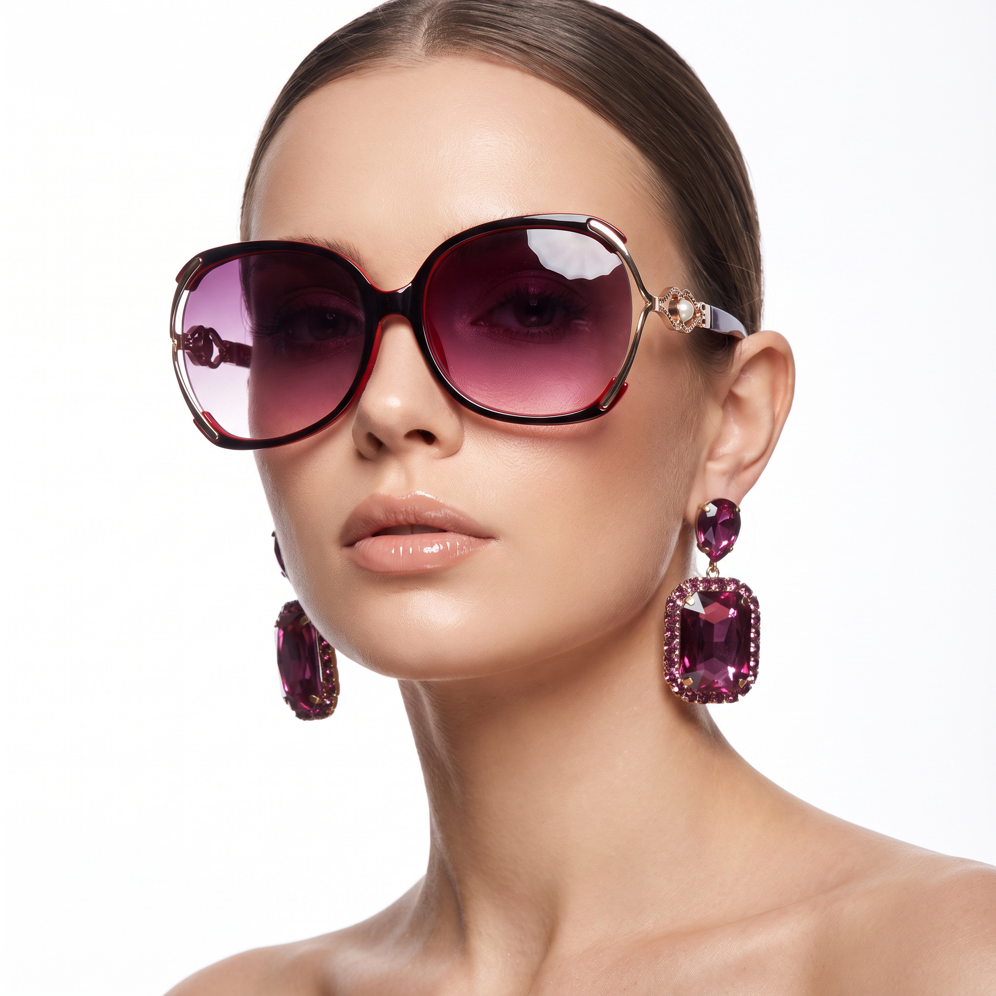 Chic women's round sunglasses, offering UV400 eye protection for a stylish summer accessory.